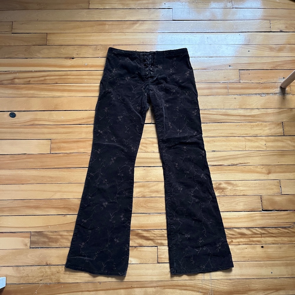 Low waisted embroidered pants